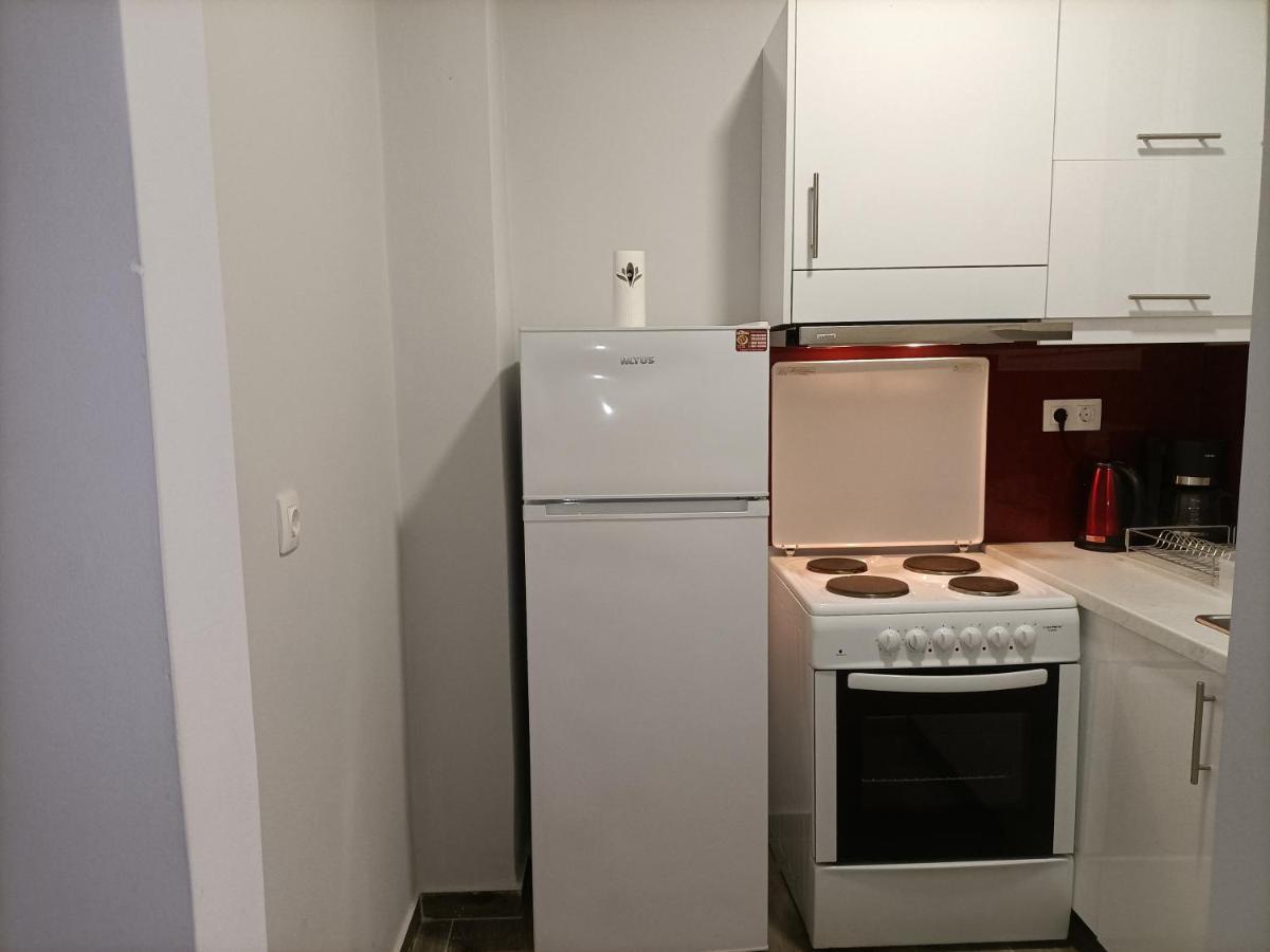 Modern Comfy Apartment Athens Exterior photo