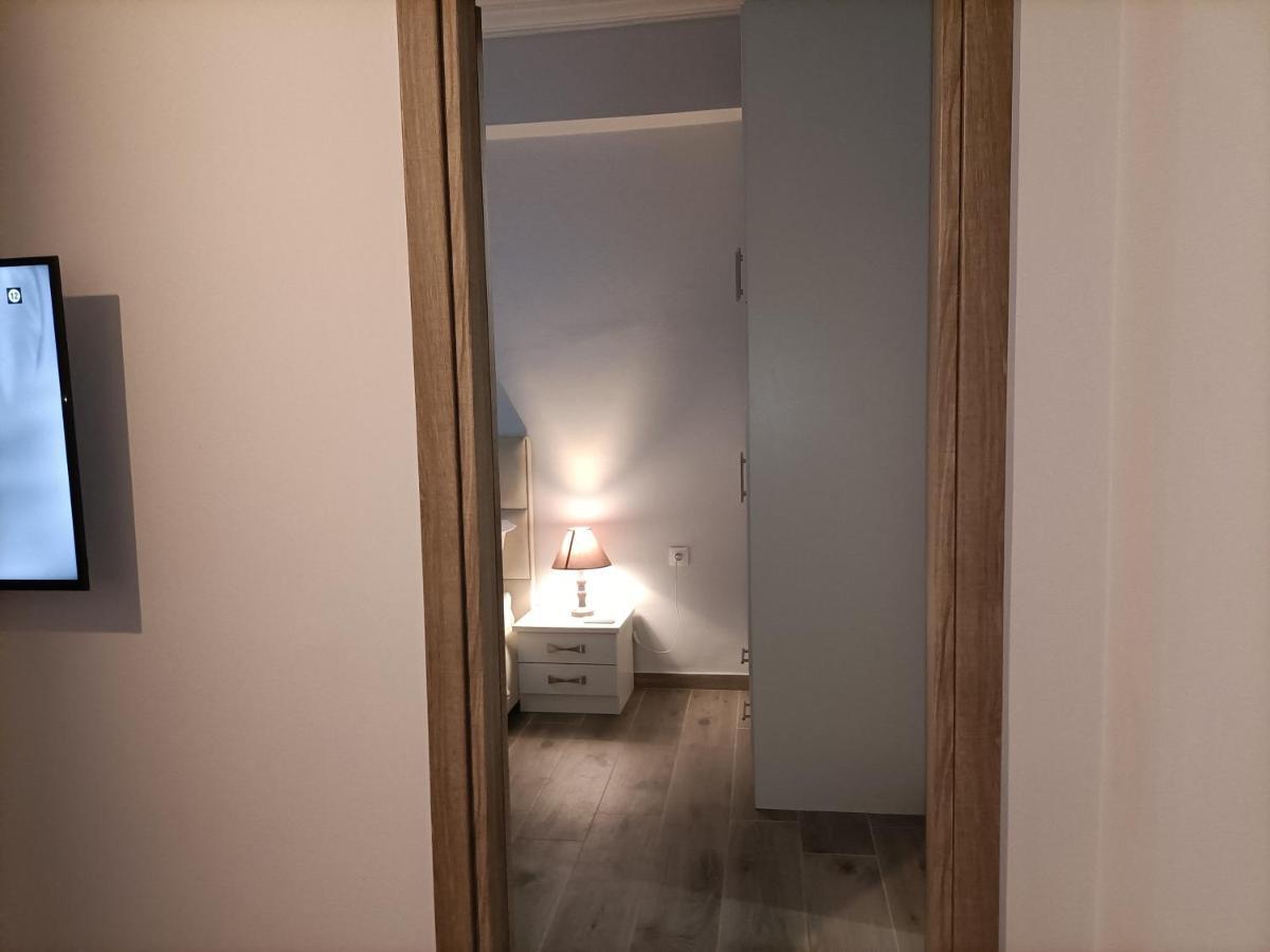 Modern Comfy Apartment Athens Exterior photo